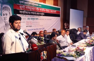 সংবাদমাধ্যম জনগণের কাছে দায়বদ্ধ : মাহফুজ আলম