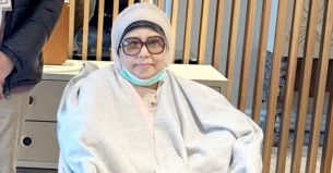 খালেদা জিয়ার জন্মদিনে কেক না কাটার নির্দেশ