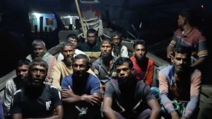 চরফ্যাশনে মা ইলিশ সংরক্ষণ অভিযানে ট্রলারসহ ২০ জেলে আটক