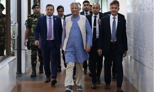 রোম সফর শেষে দেশে ফিরেছেন প্রধান উপদেষ্টা