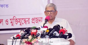 হাসিনাকে ফিরিয়ে আইনের মুখোমুখি করুন: ভারতকে ফখরুল