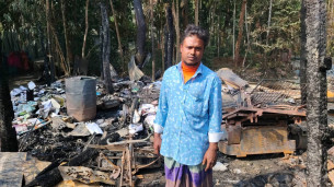 লালমোহনে ভাঙারি গুদামে আগুন ৭ লাখ টাকার মালামাল পুড়ে ছাই