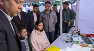 মনোনয়ন ফিরে পেতে ইসিতে তাসনিম জারা