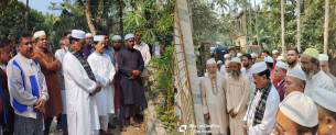 লালমোহনে সাবেক  দুই বিএনপি নেতার কবর জিয়ারত করলেন মেজর হাফিজ