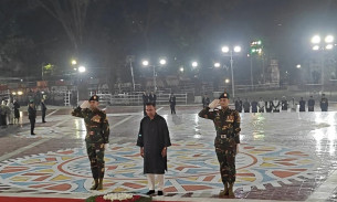 ভাষা শহীদদের প্রতি প্রধানমন্ত্রীর শ্রদ্ধা নিবেদন