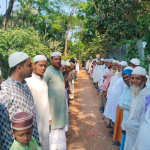 ভোলার চন্দ্র প্রসাদ গ্ৰামে রাস্তার বেহাল দশা