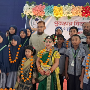বাংলাবাজারে বৃত্তি ও পুরস্কারপ্রাপ্ত শিক্ষার্থীদের সংবর্ধনা