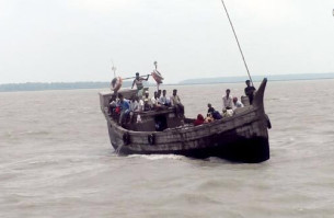 মনপুরা-তজুমদ্দিন রুটে সি-ট্রাক বন্ধ মেঘনার ডঞ্জার জোনে চলছে ট্রলার