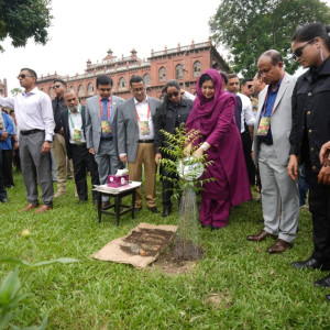 জেডআরএফ-এর বৃক্ষরোপণ কর্মসূচি ও বিজ্ঞান মেলার উদ্বোধন করলেন ডা. জুবাইদা রহমান
