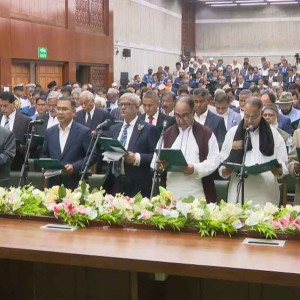 সরকারের ৫ মাসে বহুমাত্রিক অর্জনের পাঁচটি দিক
