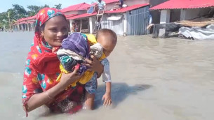 মনপুরায় জোয়ারের পানিতে প্লাবিত নিম্নাঞ্চল, পানিবন্দি ১০ হাজার মানুষ