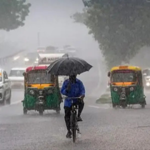 উত্তর-পূর্ব ভারতে ভারী বৃষ্টির সতর্কতা, প্রভাব পড়তে পারে বাংলাদেশে
