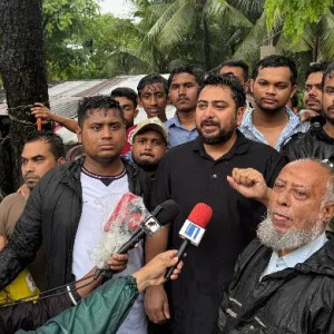 বেড়িবাঁধের বরাদ্দের এক টাকাও লুটপাট হতে দেওয়া হবে না : নাহিদ ইসলাম