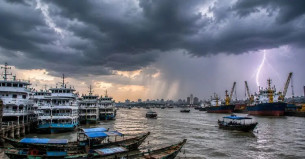 দেশের ১৪ অঞ্চলে ঝড় ও বজ্রসহ বৃষ্টির আভাস