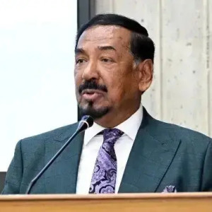 রাষ্ট্রপতি হিসেবে দায়িত্ব নিলেন স্পিকার হাফিজ উদ্দিন আহমদ