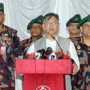 সীমান্তে সর্বোচ্চ সতর্কতা বজায় রাখতে বিজিবিকে স্বরাষ্ট্রমন্ত্রীর নির্দেশ
