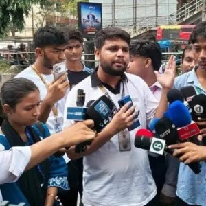 ফের শিক্ষামন্ত্রীর পদত্যাগ দাবি, জনদুর্ভোগ বিবেচনায় কর্মসূচি স্থগিত