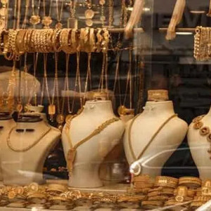 সোনার দাম ফের ৫ হাজার ডলার ছাড়াতে পারে এ বছরেই
