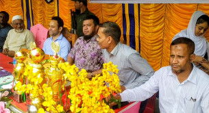 দৌলতখানে আজহার আলী মাধ্যমিক বিদ্যালয়ে আন্তঃশ্রেণি ফুটবল প্রতিযোগিতার ফাইনাল অনুষ্ঠিত