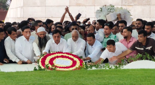 শহীদ জিয়া ও খালেদা জিয়ার কবর জিয়ারত করলেন নবনিযুক্ত মন্ত্রী-প্রতিমন্ত্রীরা