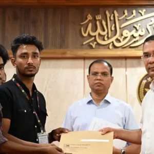 জুলাই শহীদ ও গুমের শিকার পরিবারের আরও ৭৪ জন চাকরি পেলেন