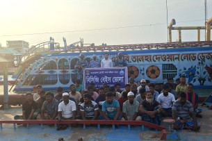 ভোলায় অবৈধভাবে বালু উত্তোলন করায় ড্রেজার ও বাল্কহেডসহ আটক-৪০