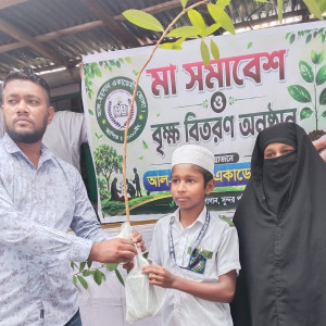 ভোলায় আল-ইহসান একাডেমিতে মা সমাবেশ ও বৃক্ষ বিতরণ