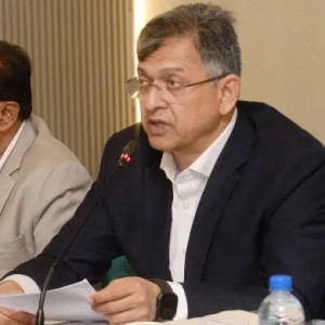 সময়ের সঙ্গে রোহিঙ্গা ক্যাম্পে সশস্ত্র গোষ্ঠীর তৎপরতা বেড়েছে : স্বরাষ্ট্রমন্ত্রী