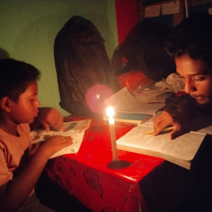 স্বাধীনতার ৫৫ বছরেও ২৪ ঘন্টা বিদ্যুৎ পাচ্ছে না মনপুরা মানুষ