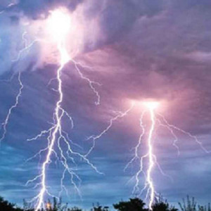 মনপুরায় গোয়ালঘরে বজ্রপাত পড়ে দিনমজুর আহত