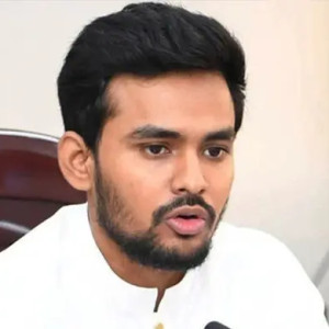 আমাকে শুধু ১০% দিয়েন, চলতে কষ্ট হচ্ছে: আসিফ মাহমুদ