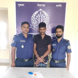 লালমোহনে ৫০ পিস ইয়াবাসহ যুবক গ্রেপ্তার