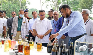 বর্জ্য থেকে জ্বালানি তেল উৎপাদন প্রকল্প বাস্তবায়নে সহযোগিতার আশ্বাস প্রধানমন্ত্রীর