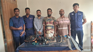 চরফ্যাশনে ডাকাতির প্রস্তুতিকালে অস্ত্রসহ ৩ জন গ্রেপ্তার