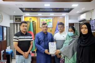 অসুস্থ পুলিশ সদস্যের চিকিৎসায় ভোলা জেলা পুলিশের আর্থিক সহায়তা
