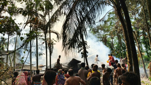 ভোলার ইলিশায় আগুনে পুড়ল কৃষক ও শ্রমজীবীদের বসতঘর