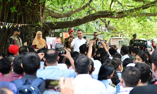 নিজ কলেজ প্রাঙ্গণে গেলেন প্রধানমন্ত্রী, শিক্ষার্থীদের দিলেন দেশ গড়ার বার্তা
