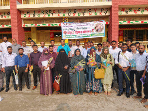 দৌলতখানে সদ্য যোগদানকৃত শিক্ষকদের এমপি হাফিজ ইব্রাহিমের পক্ষ থেকে ফুল দিয়ে শুভেচ্ছা